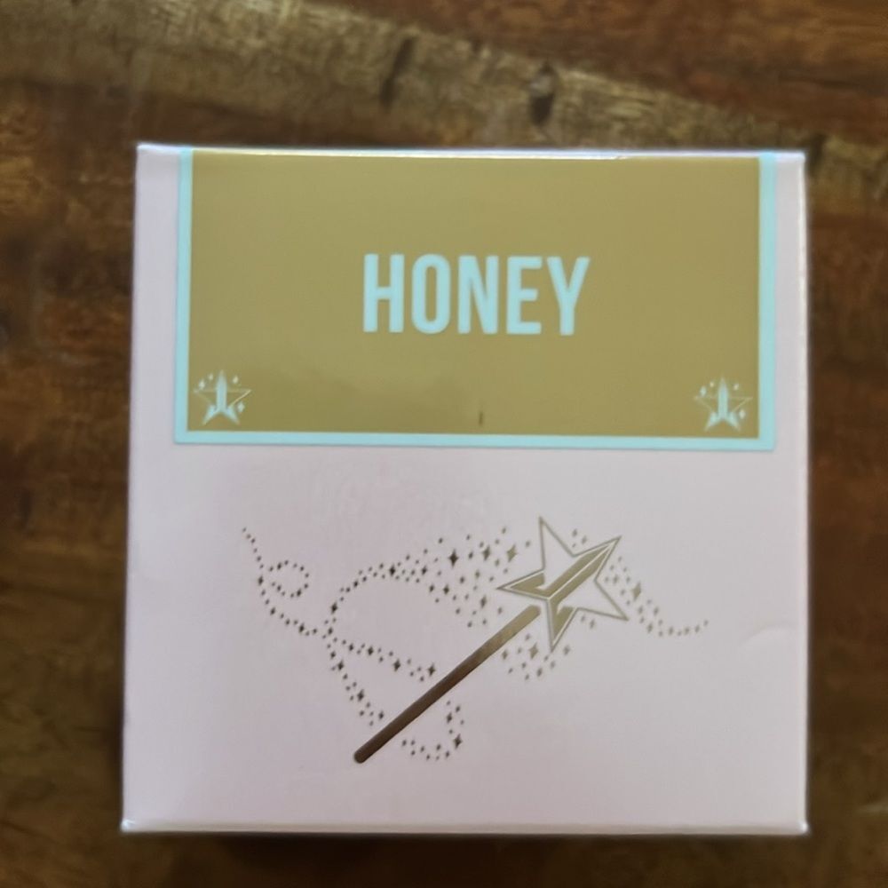 Jeffree Star luminous setting powder 🌟 NEW 🌟 Honey